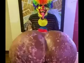 Victoria Cakes give Gibby The Clown a great birthday present